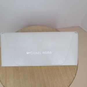 Michael Kors White Saffiano Leather Hard Case Eyeglasses Sunglasses Holder Pouch